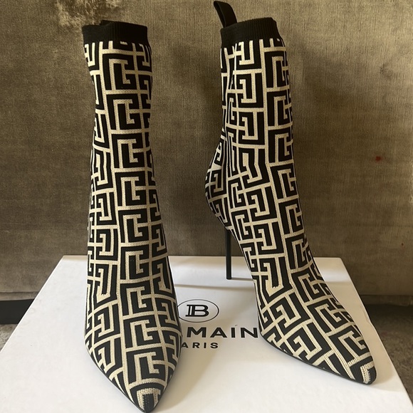 HOST PICK 🎉Balmain Skye Monogram Knit Booties - Picture 7 of 13